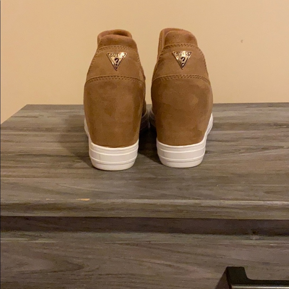 Shoes - Picture 4 of 6